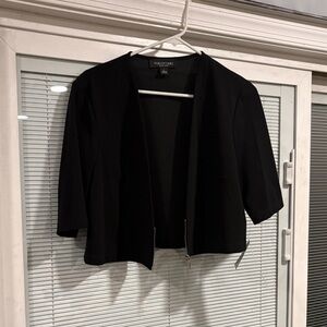 Perceptions Women's Elegant Black  cropped short sleeve Blazer